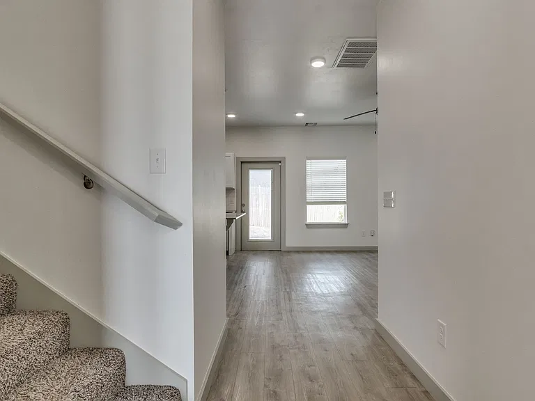7907 NW 135th Ter — Photo 10