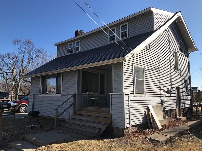 2nd image of 2114 Hanchett St