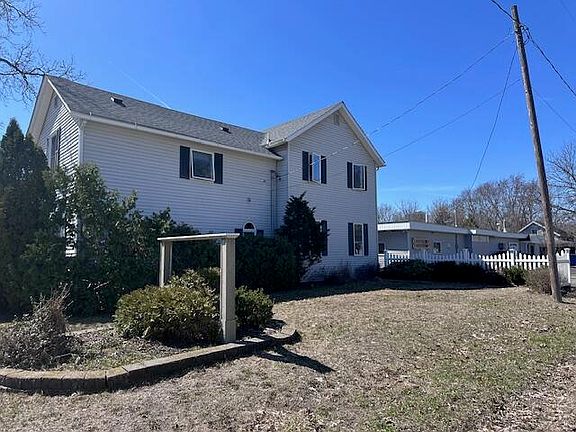 2nd image of 931 Rose Ave