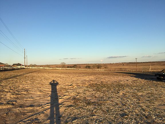 3rd image of 401 Clover Ln