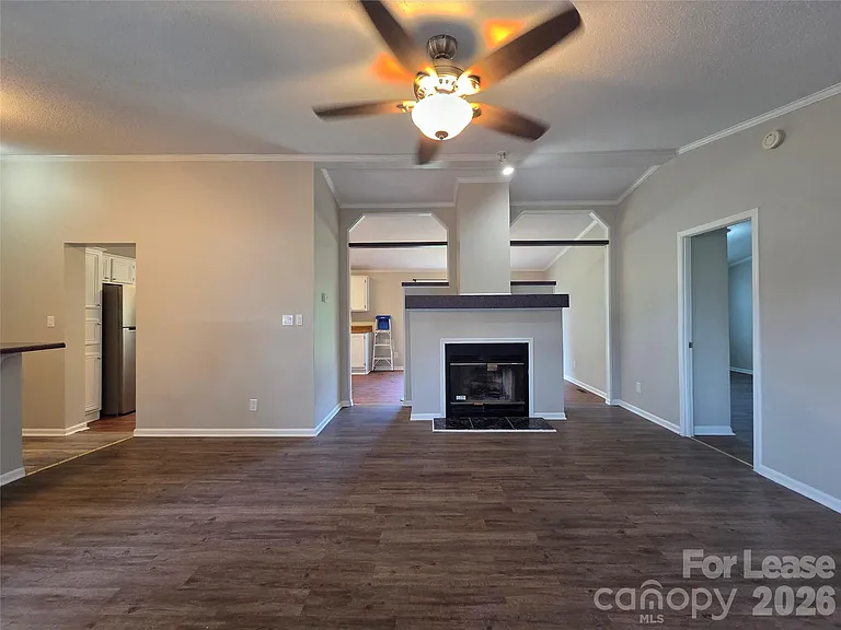 4223 Givens Rd — Photo 2