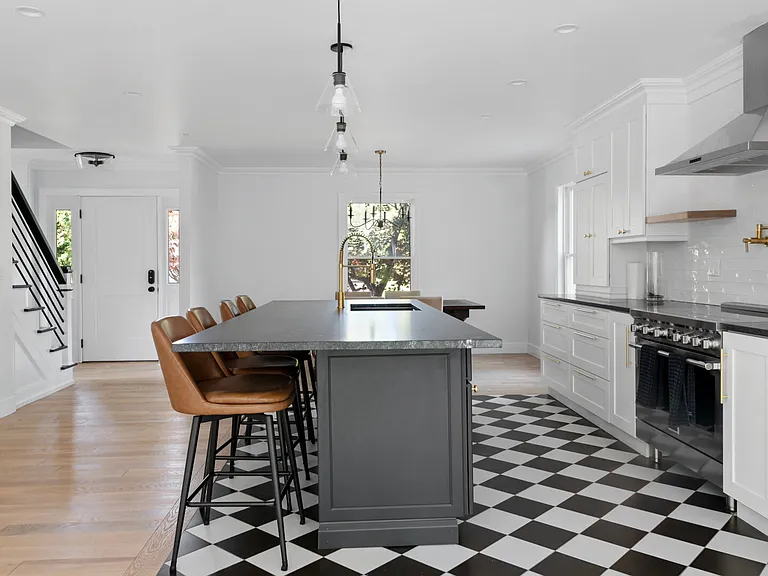 870 Stars Rd — Photo 1