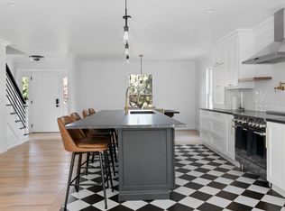 870 Stars Rd, East Marion, NY 11939