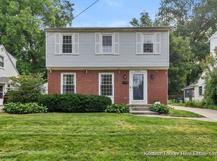 220 Wallinwood Ave NE, Grand Rapids, MI 49503