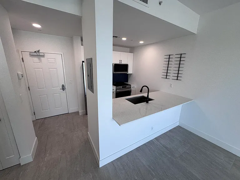 511 Lucerne Ave #Penthouse 611 — Photo 7