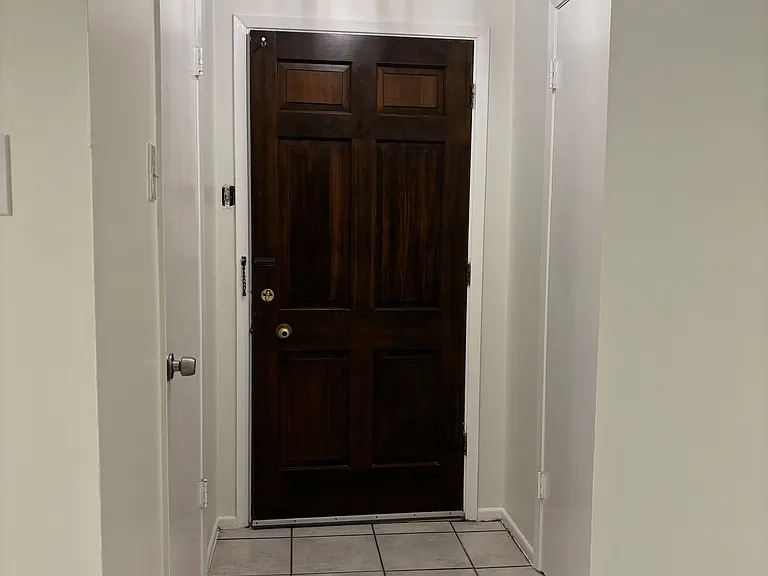 215 E Mistletoe Ave #A — Photo 3