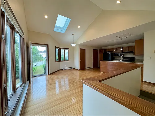 15 Burghardt St Photo 1