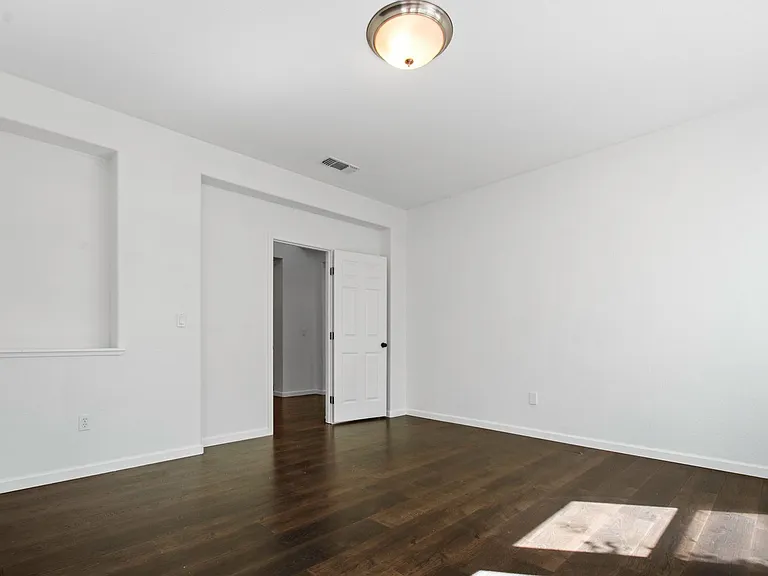 991 Zephyr Ln — Photo 13