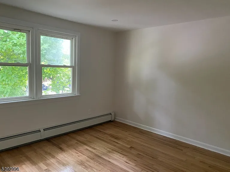 536 Broughton Ave — Photo 6