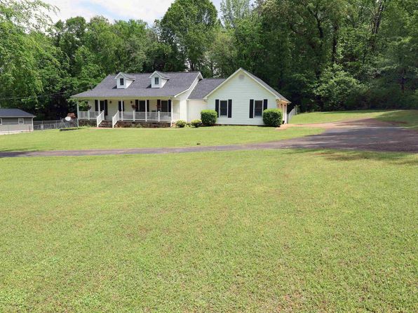 35 Ann Dr, Anniston, AL 36201