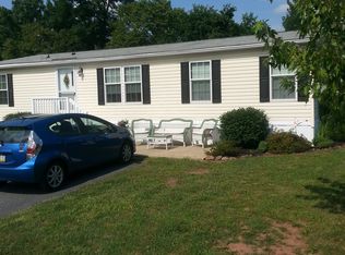 365 Pleasant View Dr TRLR 14, Etters, PA 17319