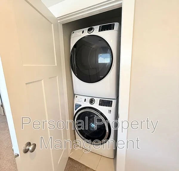 1530 NW 29th Pl #A — Photo 7