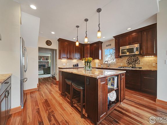5th image of 325 E Beaver Ave