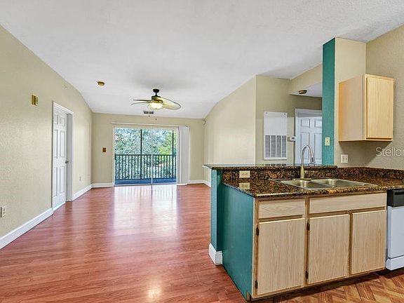 4th image of 5471 Vineland Rd APT 7301