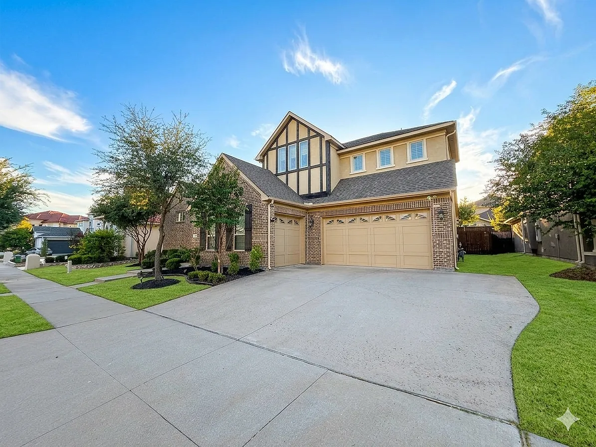 5 bed, 5.5 bath, 4625 sqft, $4,745 — Photo 3