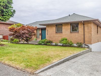 6749 39th Avenue SW, Seattle, WA, 98136
