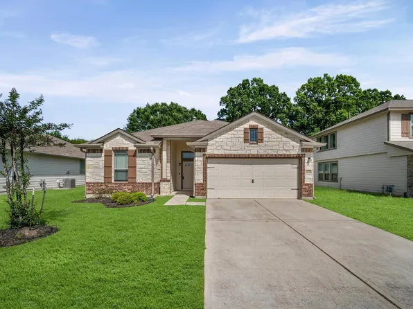 612 Danielle St, Dayton, TX 77535