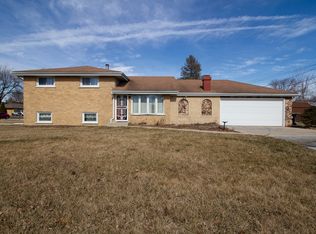 7902 W 77th St, Bridgeview, IL 60455