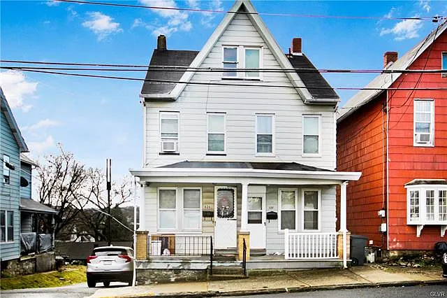 828 Bushkill St photo 1