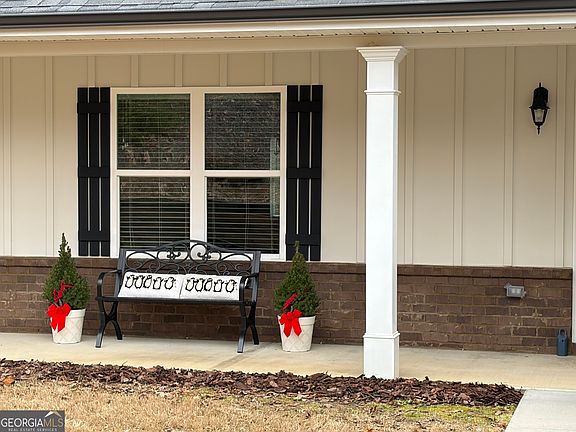 3rd image of 561 Oconee Ln