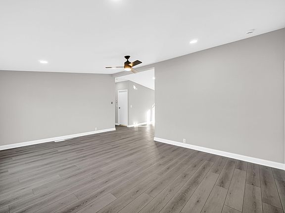 2nd image of 14717 Lee St
