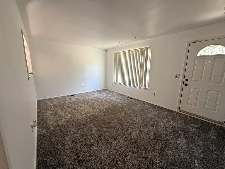 1836 Heatherridge St — Photo 5