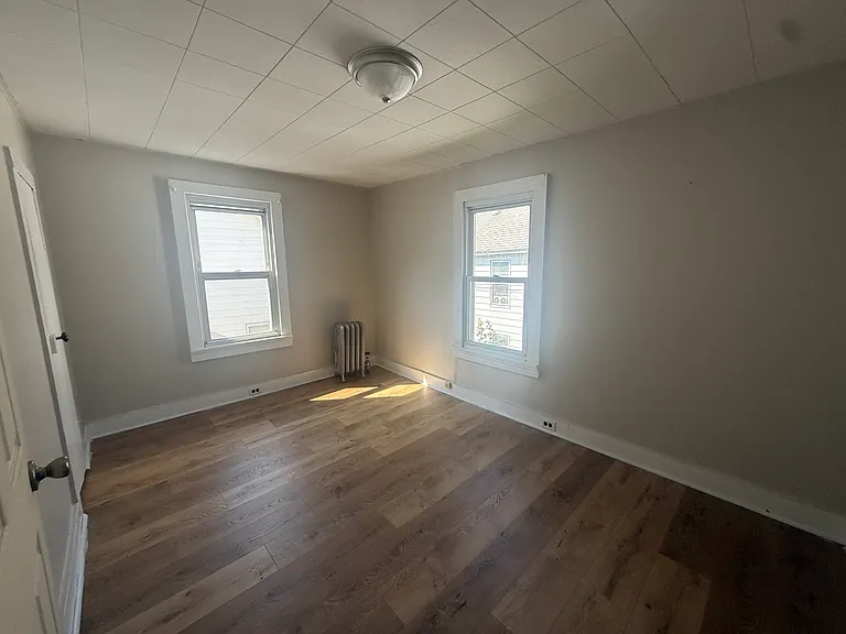 28 Midland St #1 — Photo 7