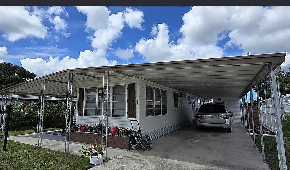 1st image of 1821 Shady Cove Dr