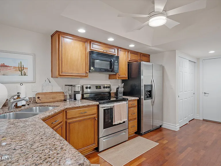 5805 N 24th Pl — Photo 11