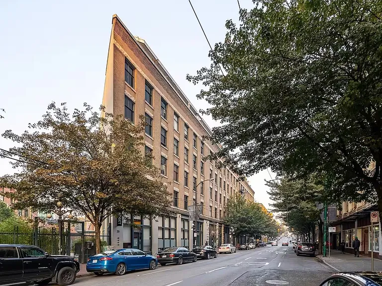 Cordova St E — Photo 14