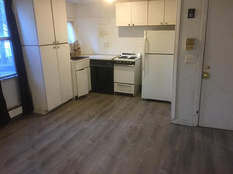 2 Everett Pl #1 — Photo 6