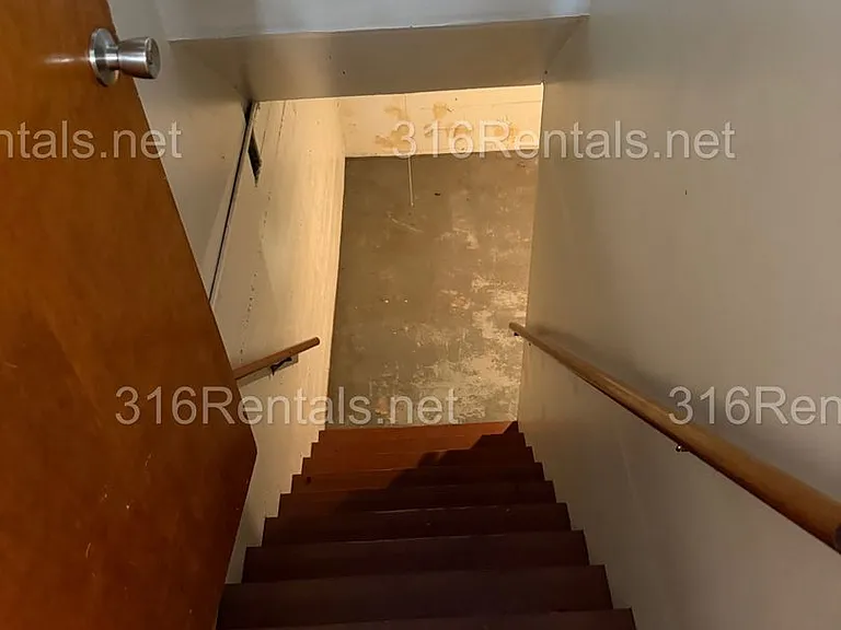 1718-1720 S Mosley Ave — Photo 15