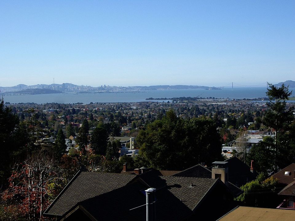 2nd image of 1328 Bay View Pl