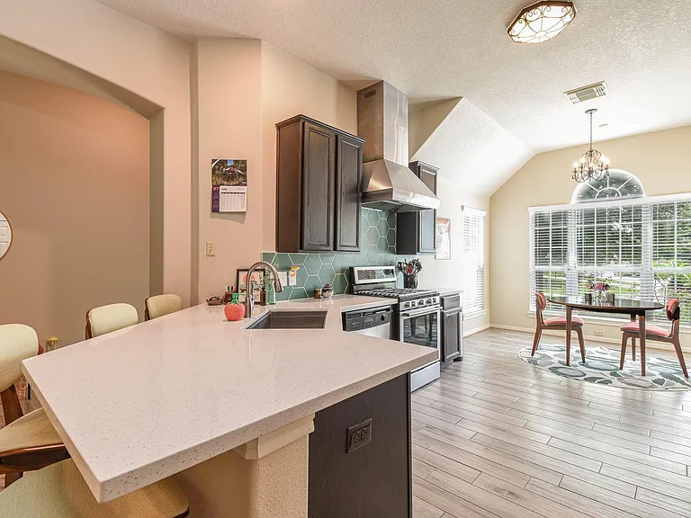 203 Summer Pine Ct — Photo 8