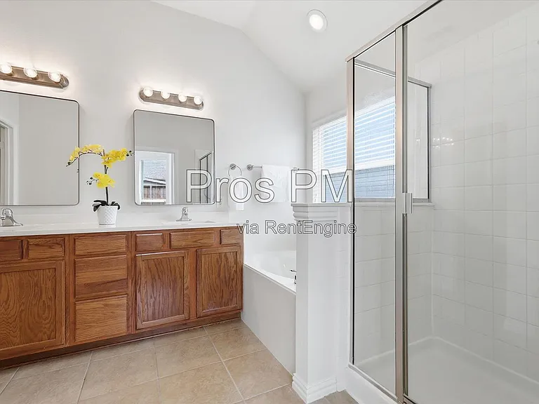 2432 Chesterwood Dr — Photo 30