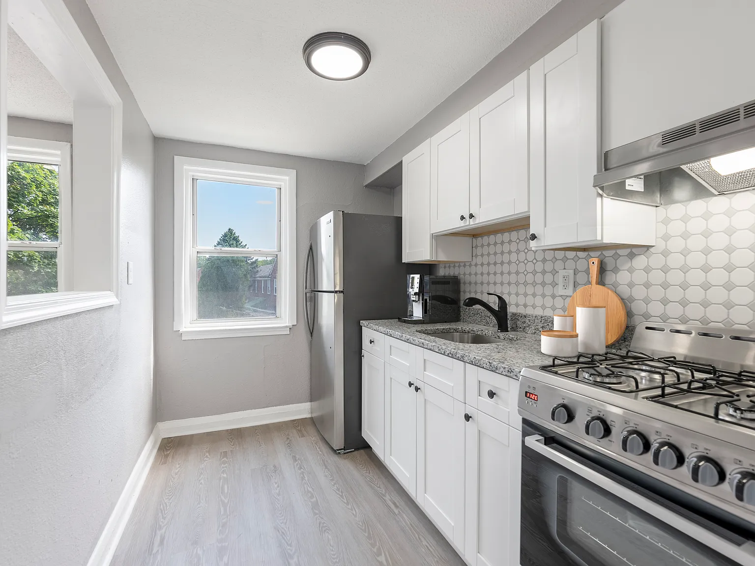 2601 Fairview Ave — Photo 4