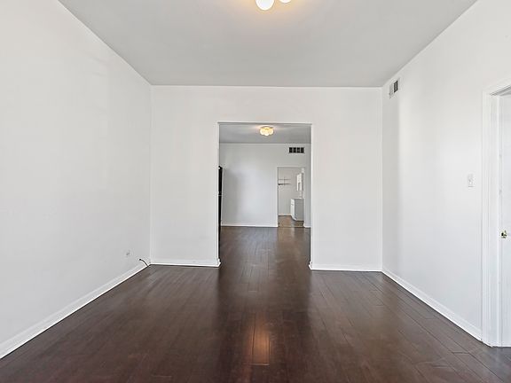 3rd image of 1927 N Kedzie Ave APT 2F