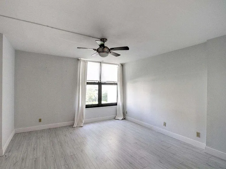 11 Royal Palm Way #1040 — Photo 10