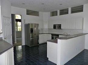 5th image of 5865 NE 67th St