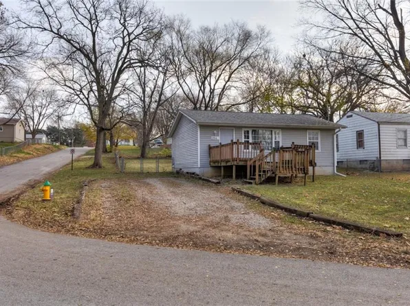 3945 16th St, Des Moines, IA 50313
