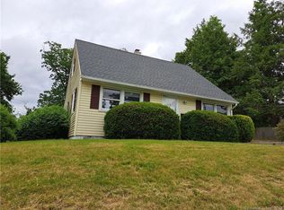 29 Lynwood Dr, Willimantic, CT 06226