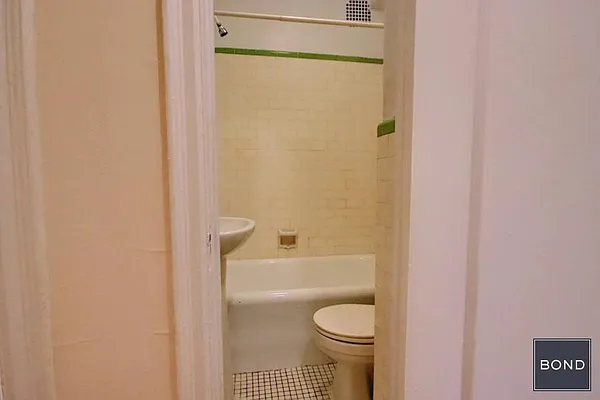 Rented by Bond New York | media 9