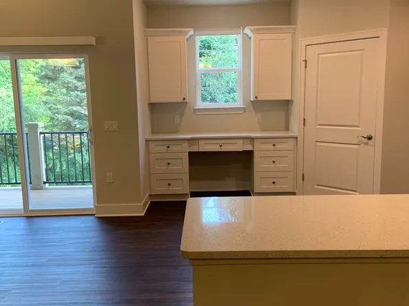 5693 Flagstaff Pines Dr #2, Utica, MI 48317