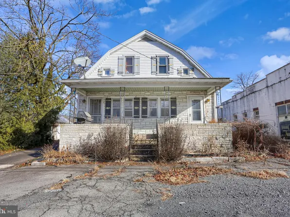 76 Main St, Klingerstown, PA 17941