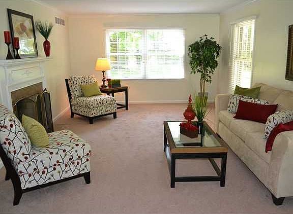 3rd image of 6837 Balfour Ct