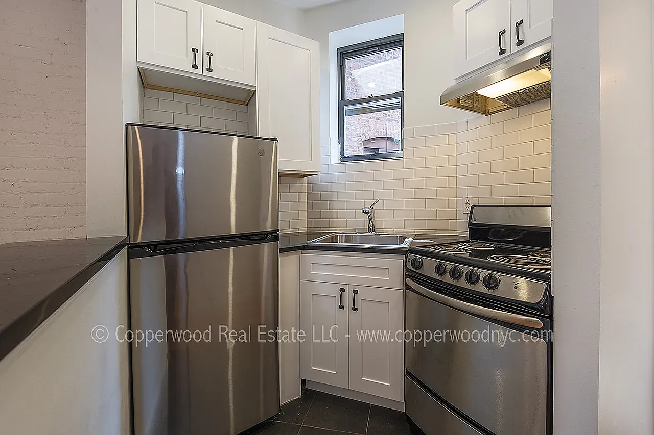 430 East 89th Street — Photo 2