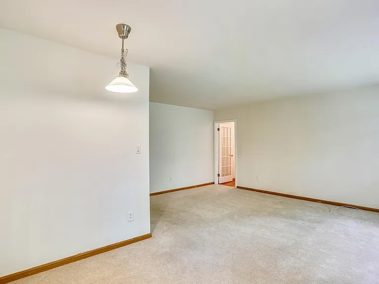 10412 Montrose Ave #202 — Photo 7