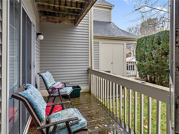 3rd image of 1207 Nutmeg Dr
