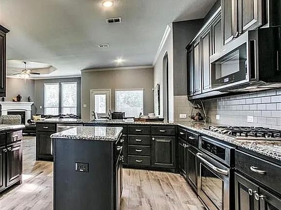 3rd image of 3905 Gennaker Dr