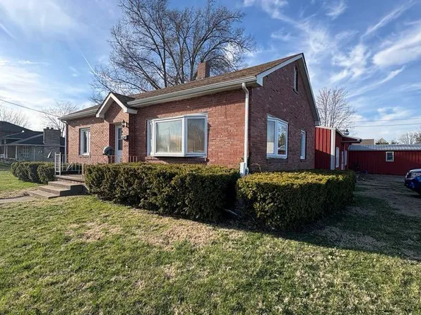 809 E Main St, West Frankfort, IL 62896
